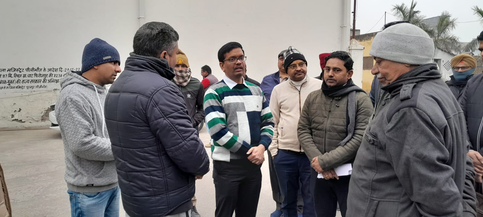पीलीभीत:जिलाधिकारी द्वारा जसवन्ती राइस मिल का औचक निरीक्षण किया गया, जल्द से जल्द बैंक के ऋण भुगतान करने के दिये निर्देश।