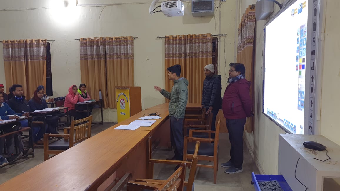 मुख्य विकास अधिकारी प्रयागराज द्वारा कोचिंग सेन्टर का  किया गया निरीक्षण