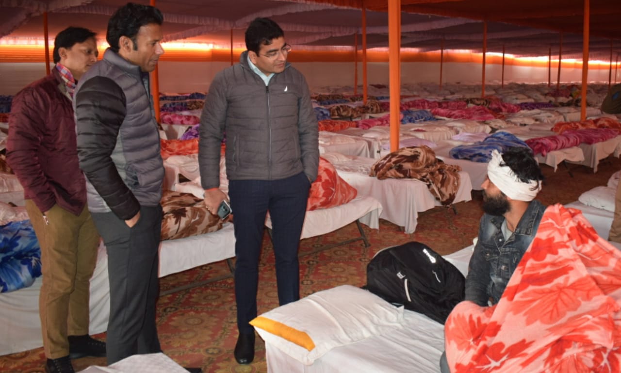 प्रयागराज : जिलाधिकारी  एवं मेला अधिकारी ने मेला क्षेत्र का किया निरीक्षण