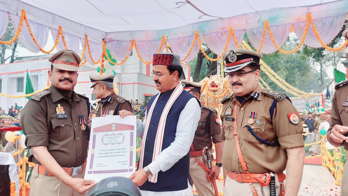 प्रयागराज -74 वें स्वतंत्रता दिवस के अवसर पर पुलिस लाइन प्रयागराज मे भव्य परेड का आयोजन