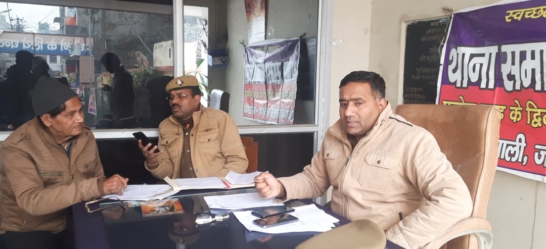 फर्रुखाबाद: समुदाय विशेष के आगे शासन व प्रशासन ने टेके घुटने