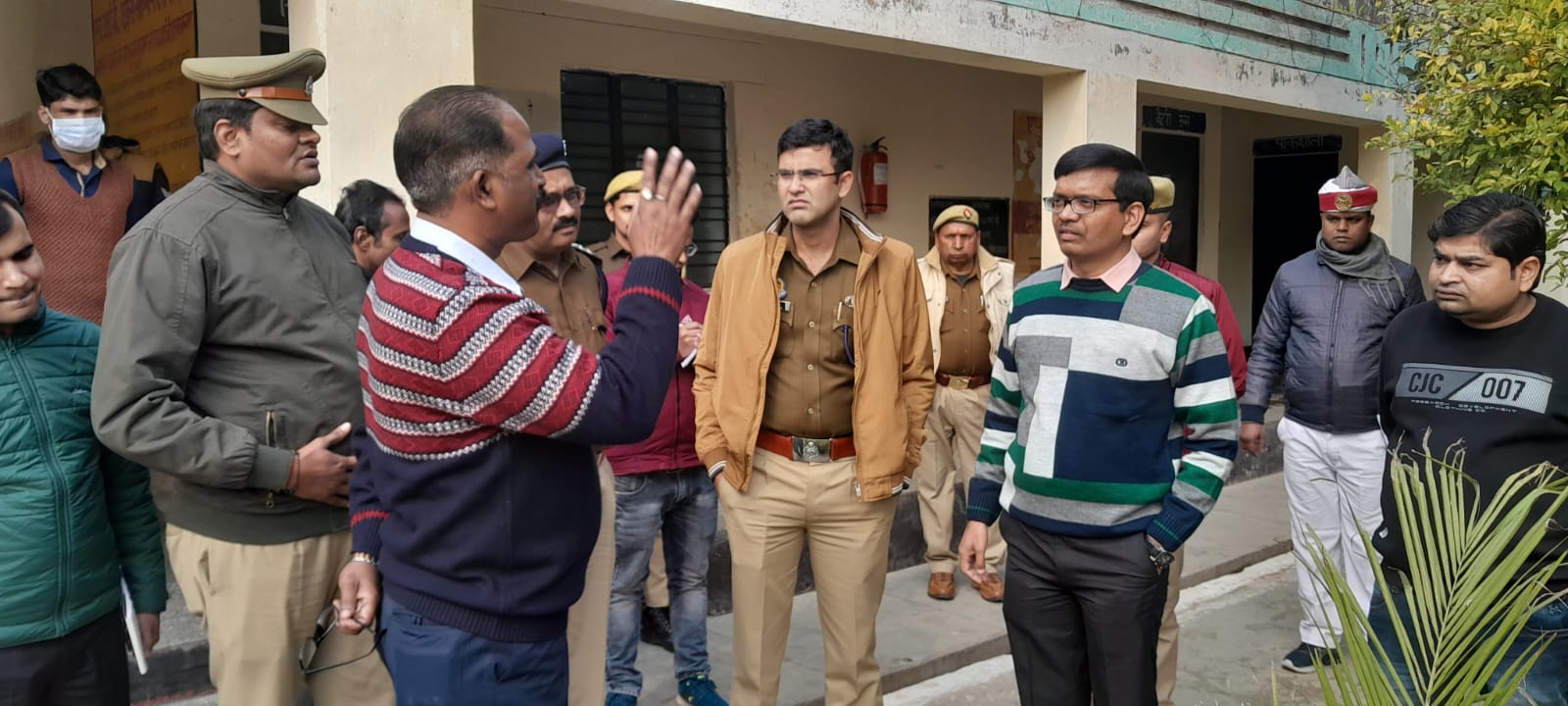 पीलीभीत:जिलाधिकारी एवं पुलिस अधीक्षक द्वारा जिला कारागार का किया औचक निरीक्षण