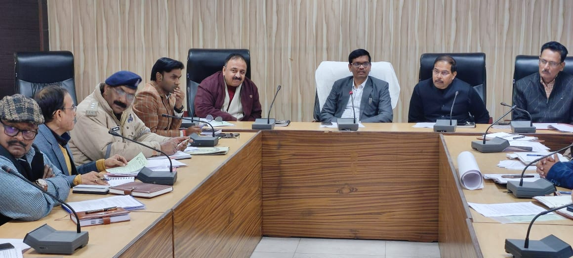 पीलीभीत :सड़क सुरक्षा माह के अन्तर्गत नेताजी सुभाष चन्द्र बोस की जयन्ती के अवसर मानव श्रृखला व सड़क सुरक्षा की दिलाई जाएगी शपथ।