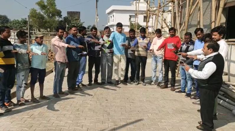 पीलीभीत:सन्दीप खंडेलवाल ने ड्राइवर्स,छात्रों को किया जागरूक…