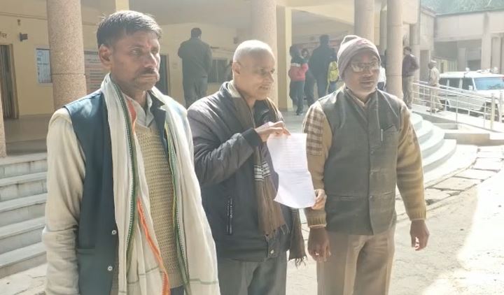बांदा: अतर्रा के ग्राम पंचायत गुमाई में प्रधान की दबंगई लगा आरोप कर रहा जबरदस्ती कब्जा?