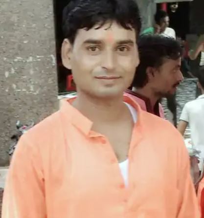 छह महीने से पति के साथ नहीं रह रही थी महिला, मोबाइल पर बात करते हुए किया सुसाइड