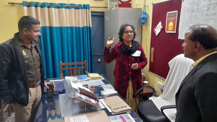 फर्रुखाबाद,जिलाधिकारी व पुलिस अधीक्षक ने राजकीय बालिका इंटर कॉलेज फतेहगढ़ का औचक निरीक्षण किया