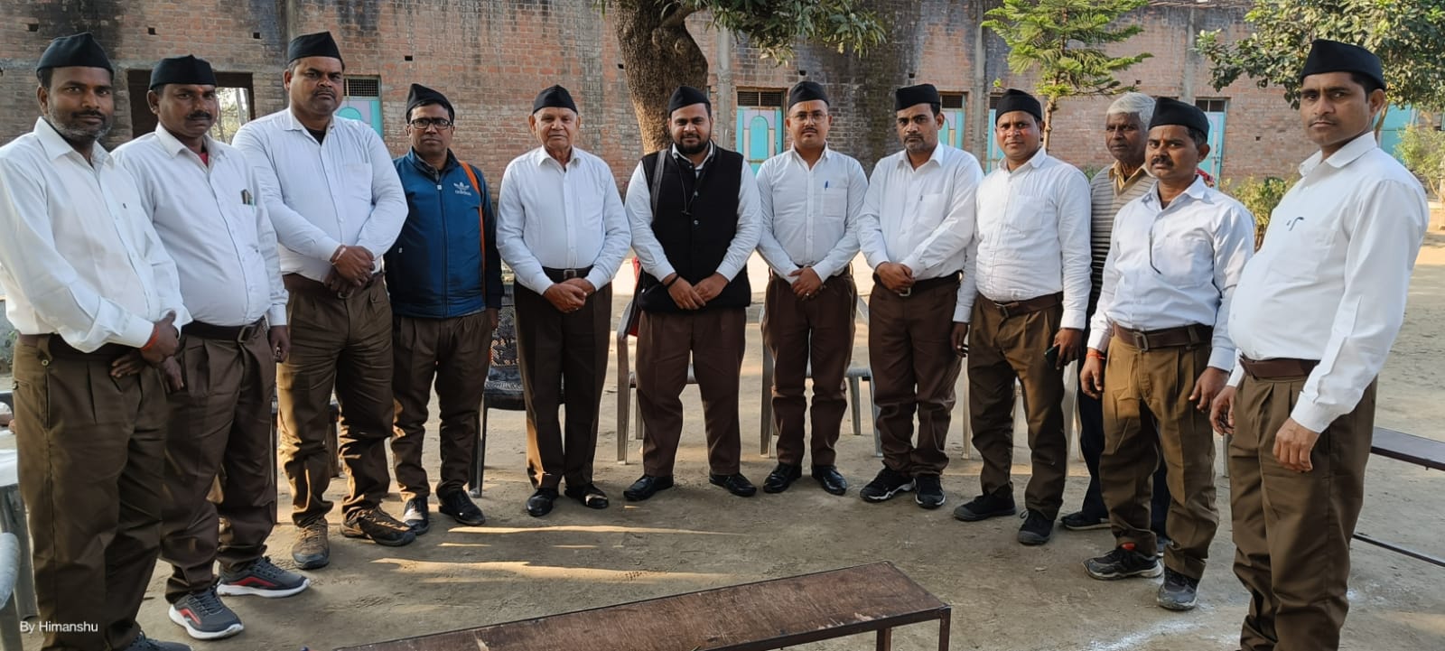 पीलीभीत : राष्ट्रीय स्वयं सेवक संघ की मंडल एकत्रीकरण बैठक श्री कृष्ण उच्चतर माध्यमिक विद्यालय बिठौरा कलां में हुई सम्पन्न ।