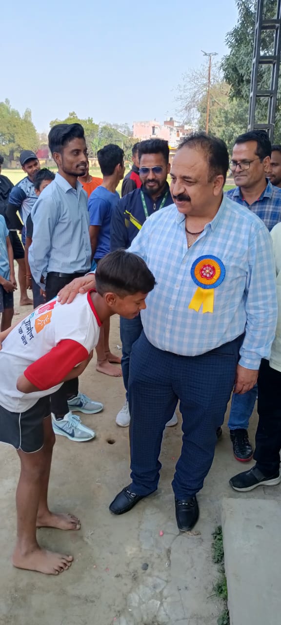 पीलीभीत: पंडित दीनदयाल उपाध्याय के जन्मशताब्दी एवं जी 20 के अंतर्गत सोमवार को गांधी स्टेडियम में जूनियर बालक वर्ग की कबड्डी प्रतियोगिता हुई