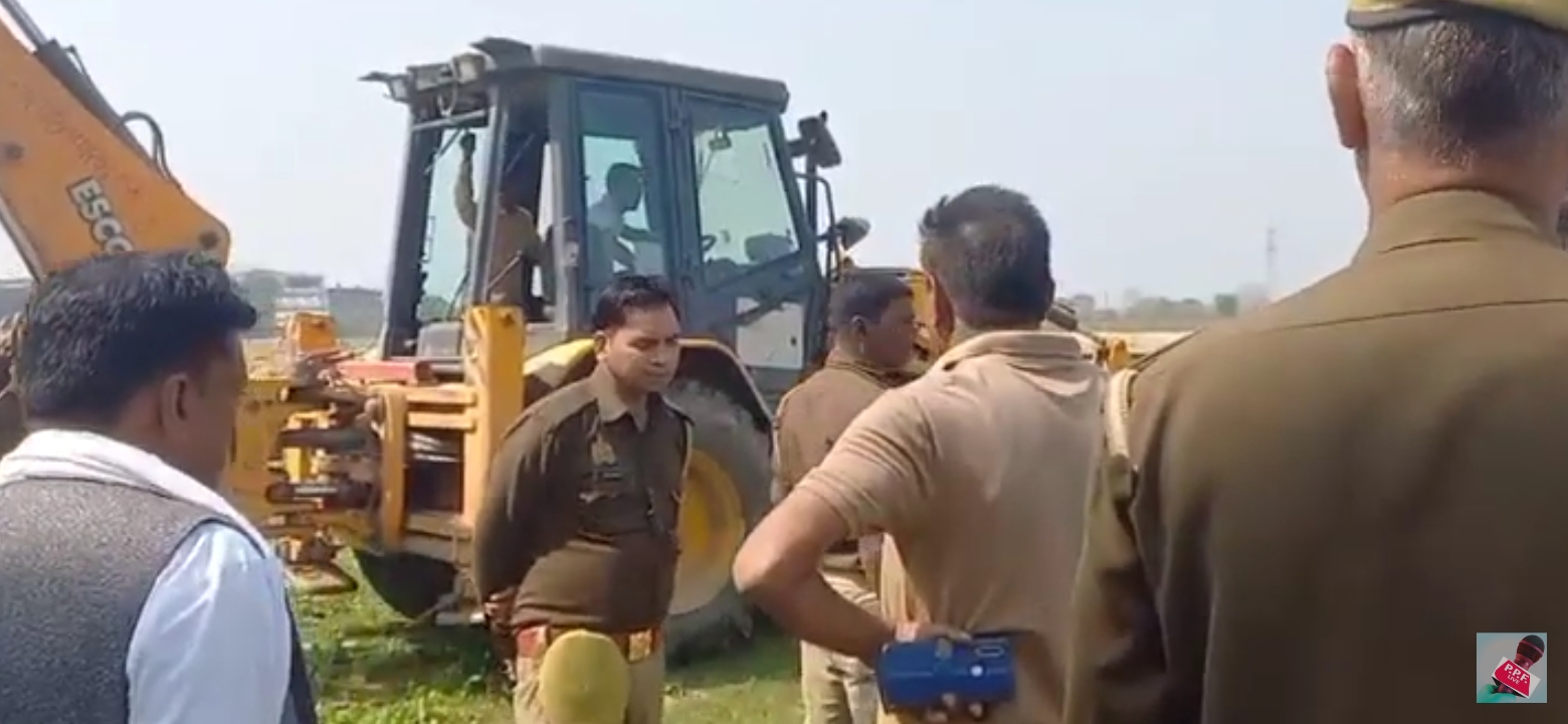 फर्रुखाबाद: बघार नाले पर करोड़ों की अवैध प्लाटिंग पर चला नगरपालिका का बुलडोजर चला