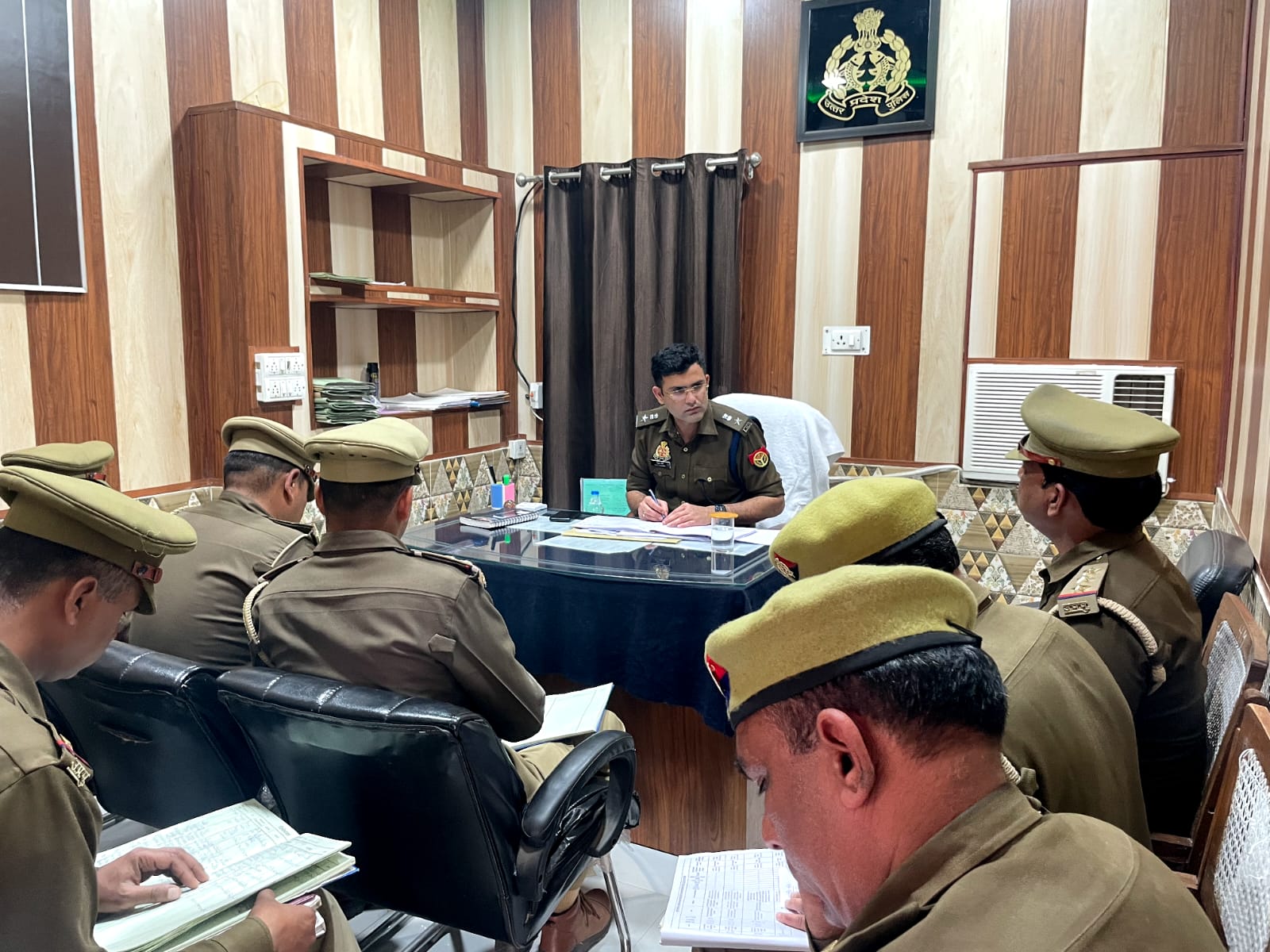 पीलीभीत :पुलिस अधीक्षक ने थाना कोतवाली पर की अपराध समीक्षा गोष्ठी
