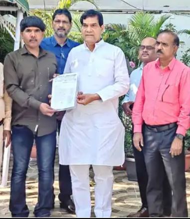 सरकार और बिजली विभाग के इंजीनियर और कर्मचारी अब सामने - सामने, जानिए क्या हुआ