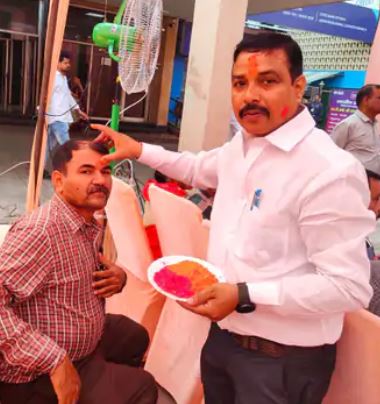 लखनऊ में डिप्टी CM ब्रजेश पाठक ने 32 पदाधिकारियों को दिलाई ओथ, इंदिरा भवन-जवाहर भवन कर्मचारी महासंघ का शपथ ग्रहण