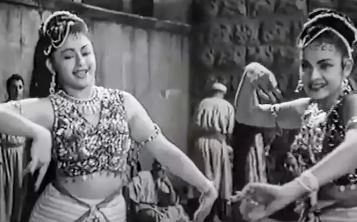 रबर गर्ल के नाम से मशहूर हिंदी सिनेमा के पहली आइटम गर्ल कुक्कू मोरे की कहानी, पढ़िए