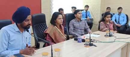 स्मार्ट सिटी और एलडीए के अन्तर्गत होने वाले काम को समय से खत्म करने का अधिकारियों ने दिया आदेश