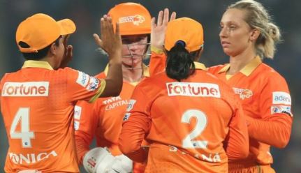 आज DC vs GG खेलेगी, जानें पिच रिपोर्ट और पॉसिबल प्लेइंग-11
