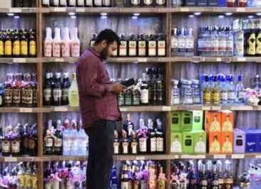 कानपुर-लखनऊ समेत कई शहरों में शराब बिक्री के रिकॉर्ड टूटे, गाजियाबाद में पी गए 40 करोड़ की शराब