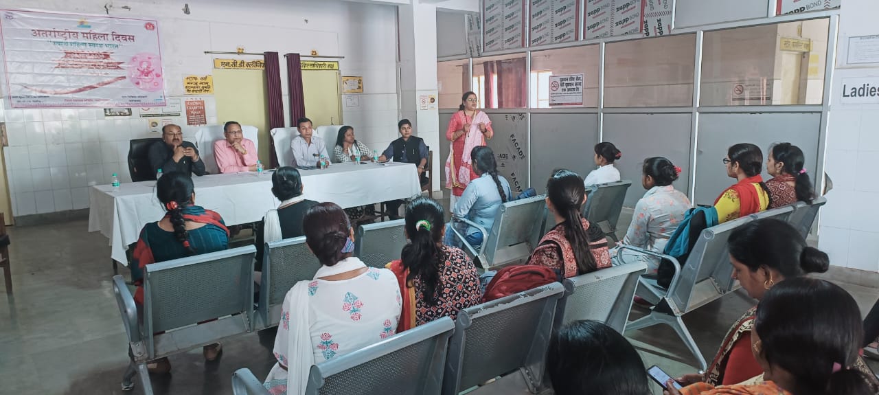 फर्रुखाबाद:सीएचसी मेजर कौशलेंद्र सिंह पर मनाया गया महिला दिवस
