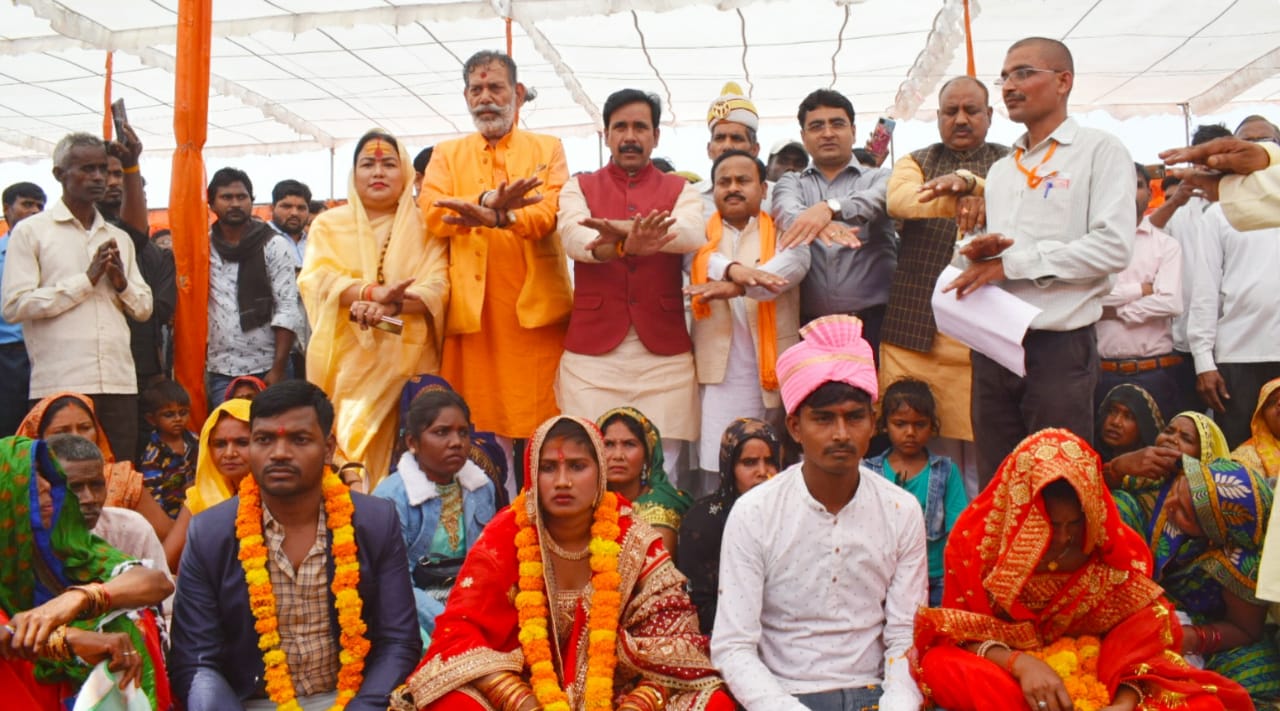 प्रयागराज- कन्या विवाह सहायता योजना के अंतर्गत मंडल में पंजीकृत निर्माण श्रमिकों की 1126 व्यस्क पुत्रियों का सामूहिक विवाह संपन्न