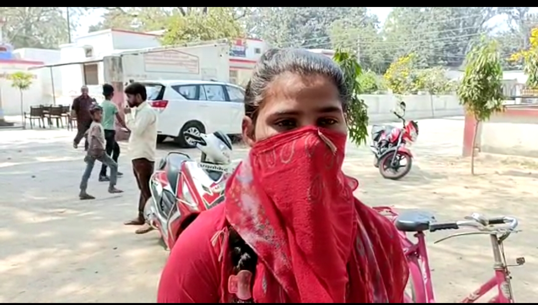 फर्रुखाबाद:दबंग युवकों ने युवती से की छेड़छाड़ ,एसपी  से न्याय की गुहार लगाई