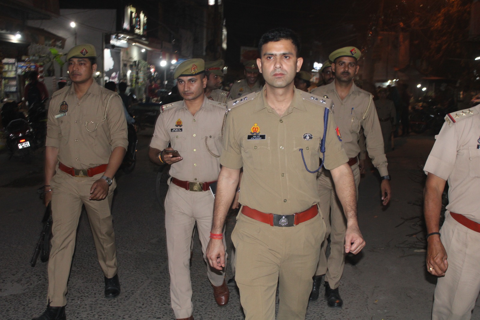 पीलीभीत: पुलिस अधीक्षक द्वारा आगामी निकाय चुनाव एवं शान्ति/कानून व्यवस्था के दृष्टिगत शहर में पैदल गश्त कर सुरक्षा व्यवस्था का जायजा लिया गया।