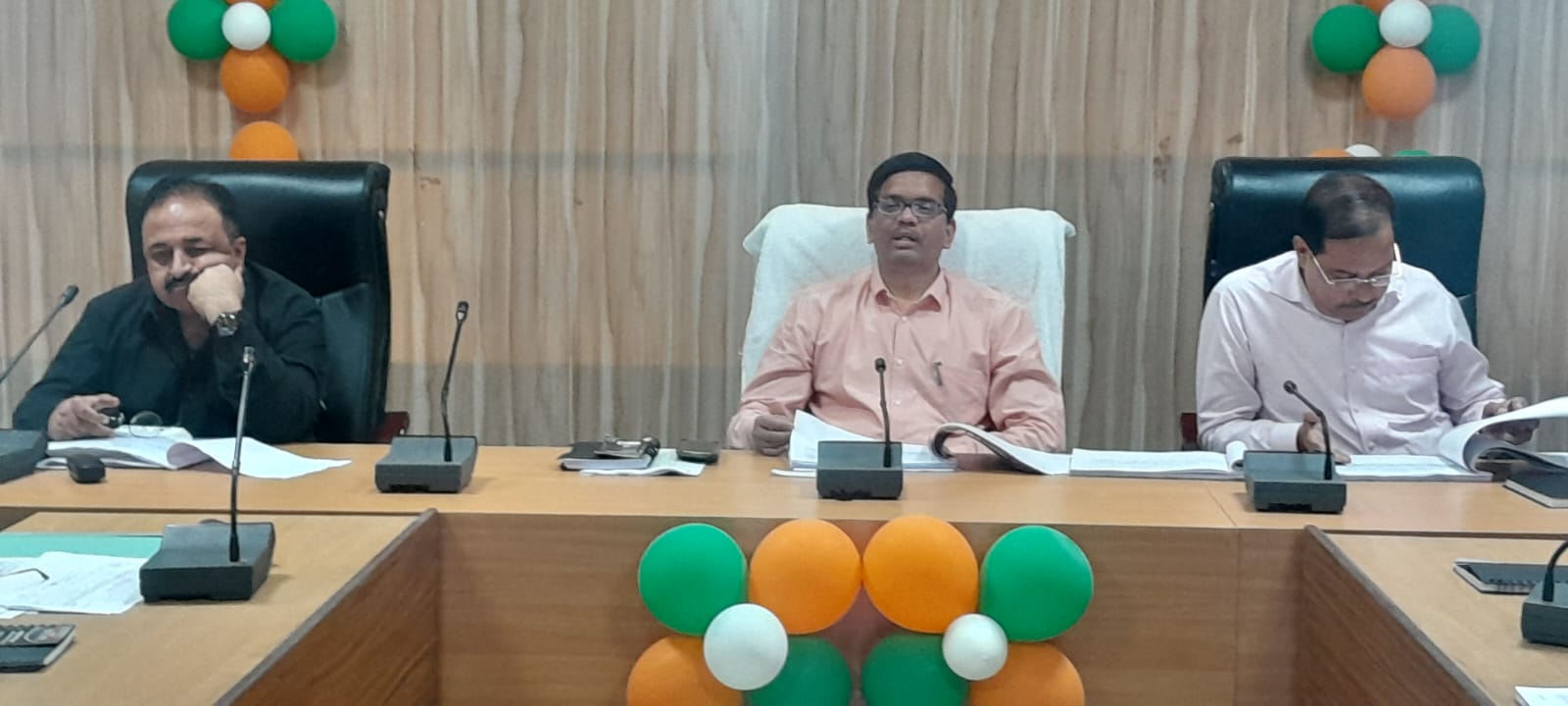 पीलीभीत:योजनाओं को समयबद्ध व लक्ष्य के अनुरूप करें पूर्ण-जिलाधिकारी।