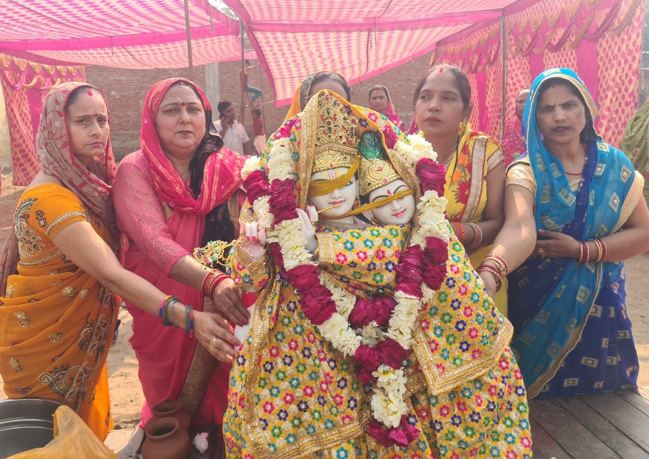 पीलीभीत:पंकज कालोनी के मंदिर में विराजे राधाकृष्ण भगवान
