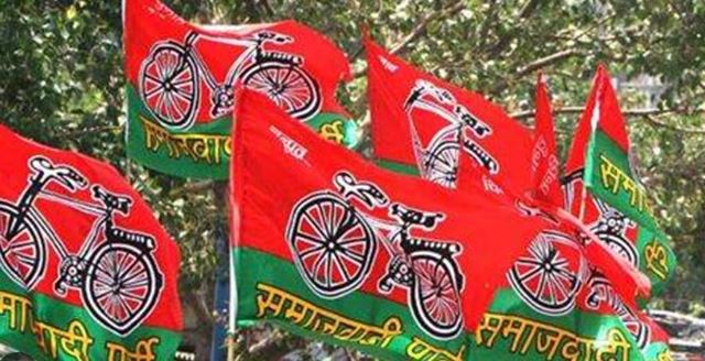 कन्नौज : गरीबों के आसियानों पर चलाए गए बुलडोजर के खिलाफ सपा कार्यकर्ताओं में किया कलेक्ट्रेट में प्रदर्शन, डीएम को सौपा ज्ञापन ?