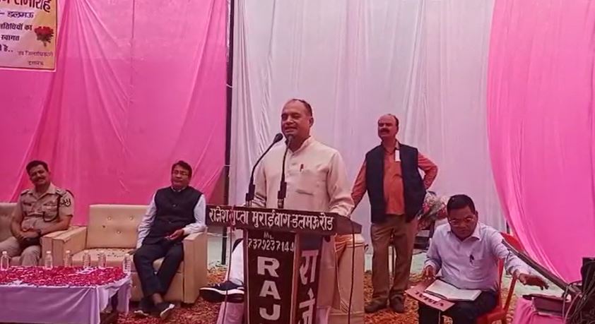 रायबरेली :डलमऊ तहसील प्रांगड़ होली मिलन समारोह का गवाह बना