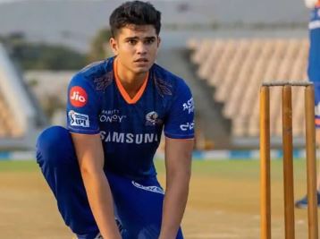सचिन तेंदुलकर के बेटे अर्जुन तेंदुलकर ने आईपीएल में किया डेब्यू