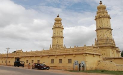 इमारत में आज भी चल रहा मदरसा, क्या है टीपू सुल्तान के मंदिर तोड़ने का सच जानिए