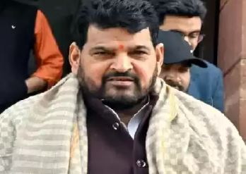 POCSO एक्ट में WFI चीफ बृजभूषण के खिलाफ 2 FIR, अन्य बालिग खिलाड़ियों के आरोपों पर दर्ज की गई एफआईआर