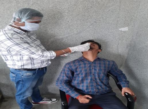 विदेश यात्रा से लौट रहे लोगों की जांच अनिवार्य, UP में कोरोना की नई गाइडलाइन जारी