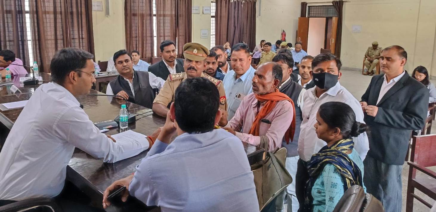 सीतापुर: जनपद की सभी सात तहसीलों में शनिवार को सम्पूर्ण समाधान दिवस आयोजित किया गया