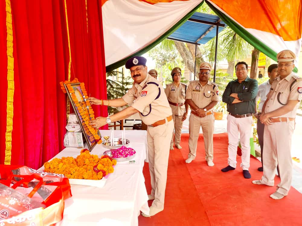 फर्रुखाबाद:जिला कारागार में भारतरत्न बोधिसत्व संविधान शिल्पी बाबा साहब डॉ भीमराव अंबेडकर की मनाई गई जयंती