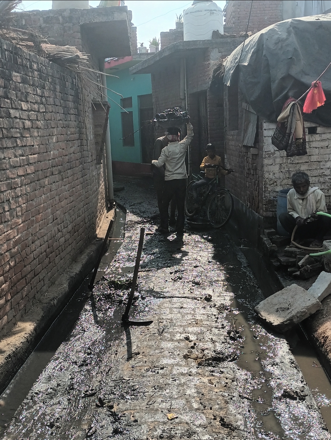 फर्रुखाबाद : जिलाधिकारी को ठेंगा दिखाते ग्राम विकास अधिकारी राजीव गौतम फर्जी तरीके से प्रपत्र तैयार  करने में माहिर