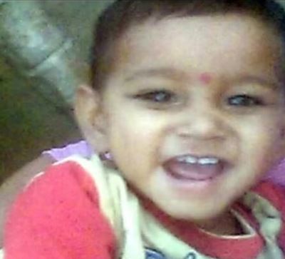 मैनपुरी : घर के बाहर खेल रही मासूम को ट्रैक्टर ने मारी टक्कर