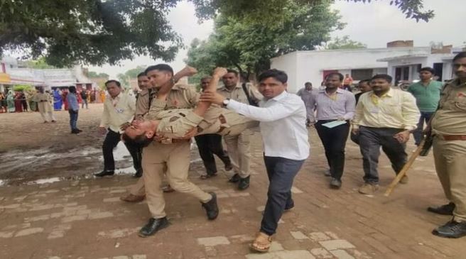 मतदान केंद्र पर तैनात दरोगा की हालत बिगड़ी, खड़े-खड़े गिर गया