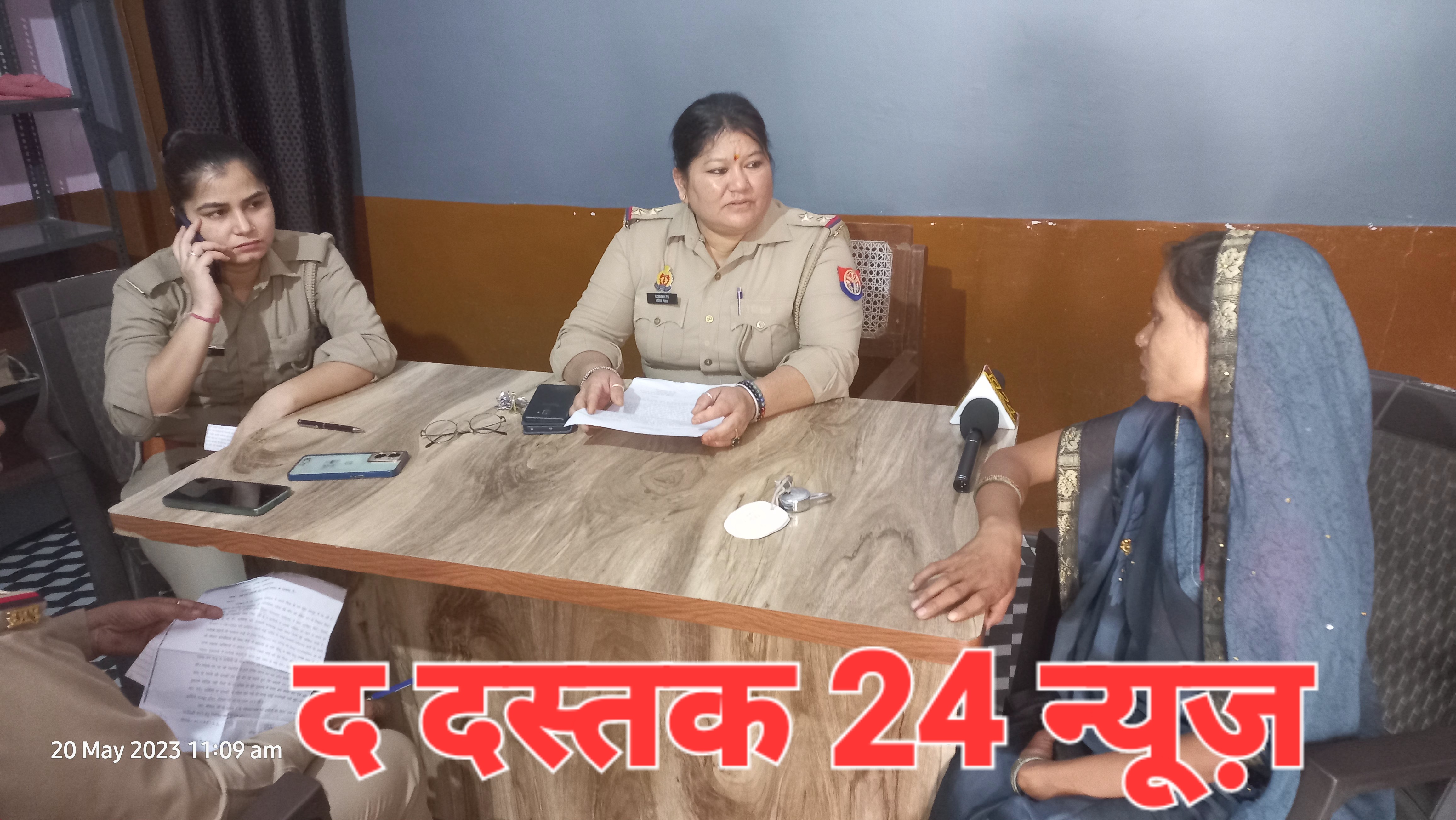 फर्रुखाबाद:- महिला थाना प्रभारी ने एक दर्जन से अधिक मामलो की सुनवाई कर कार्यवाही का दिया आस्वासन ।