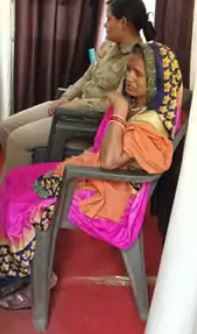 लोकभवन के सामने दंपत्ति ने मिट्टी का तेल छिड़ककर आत्मदाह का प्रयास किया, पढ़िए खबर