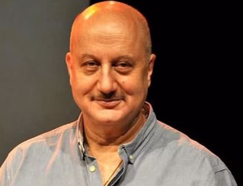कैसे हुई अनुपम खेर की फिल्मों में डेब्यू, आइये जानते हैं