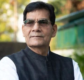 कुछ नए चेहरों को भी मंत्रिमंडल में शामिल करना है, मंत्री एके शर्मा का कद हो सकता है कम