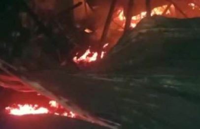 रविवार शाम को गोदाम में शार्ट सर्किट से आग लग गई, डेढ़ घंटे की मशक्कत के बाद आग पर काबू पा लिया।