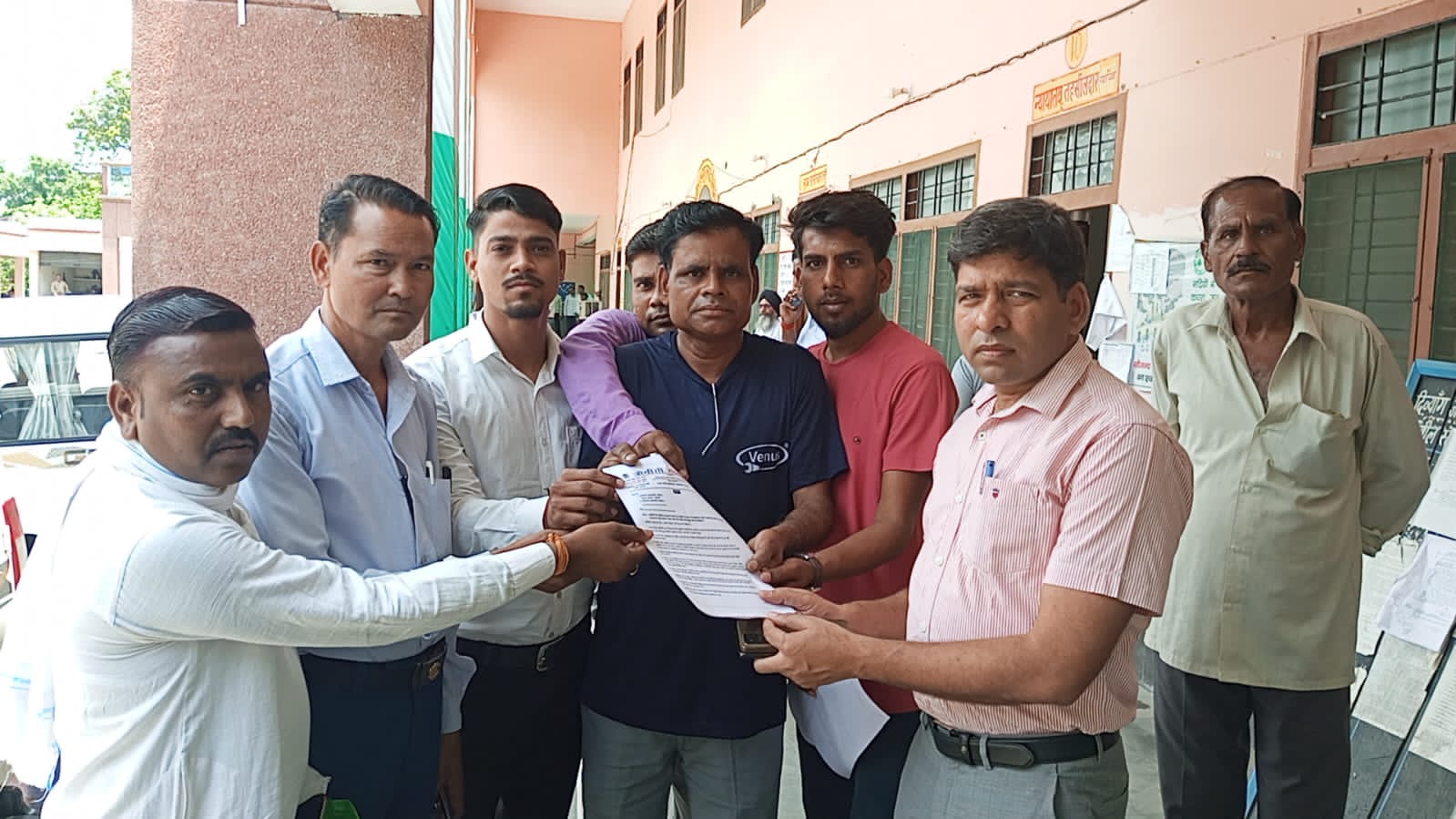 पीलीभीत:ओबीसी महासभा ने प्रधानमंत्री को संबोधित ज्ञापन तहसीलदार को सौंपा
