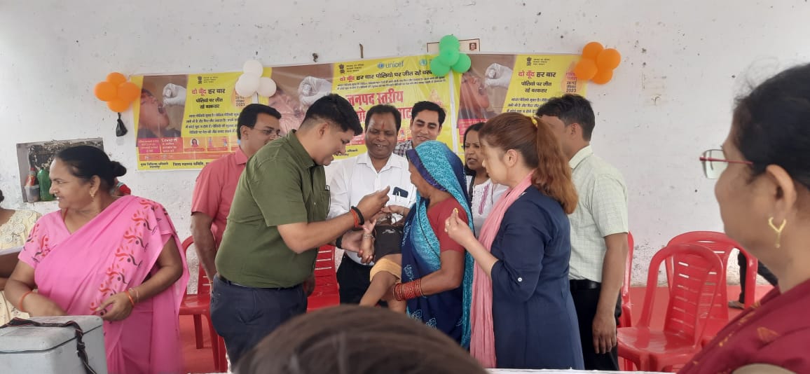 फर्रुखाबाद:पांच साल से कम उम्र के बच्चों को पोलियो की खुराक अवश्य पिलायें - सीएमओ