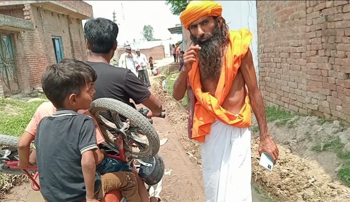 बरेली - बिशारतगंज थाना क्षेत्र में 11जून तक रोड सही नहीं हुये तों अनिश्चितकालीन भूख हड़ताल पर बैठेंगे योगी विजय देवनाथ।