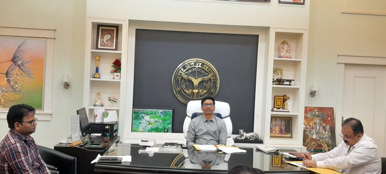 पीलीभीत :प्रधानमंत्री जनविकास कार्यक्रम योजनान्तर्गत नवीन प्रस्ताव पर अनुमोदन/स्वीकृति के सम्बन्ध में समीक्षा बैठक सम्पन्न।