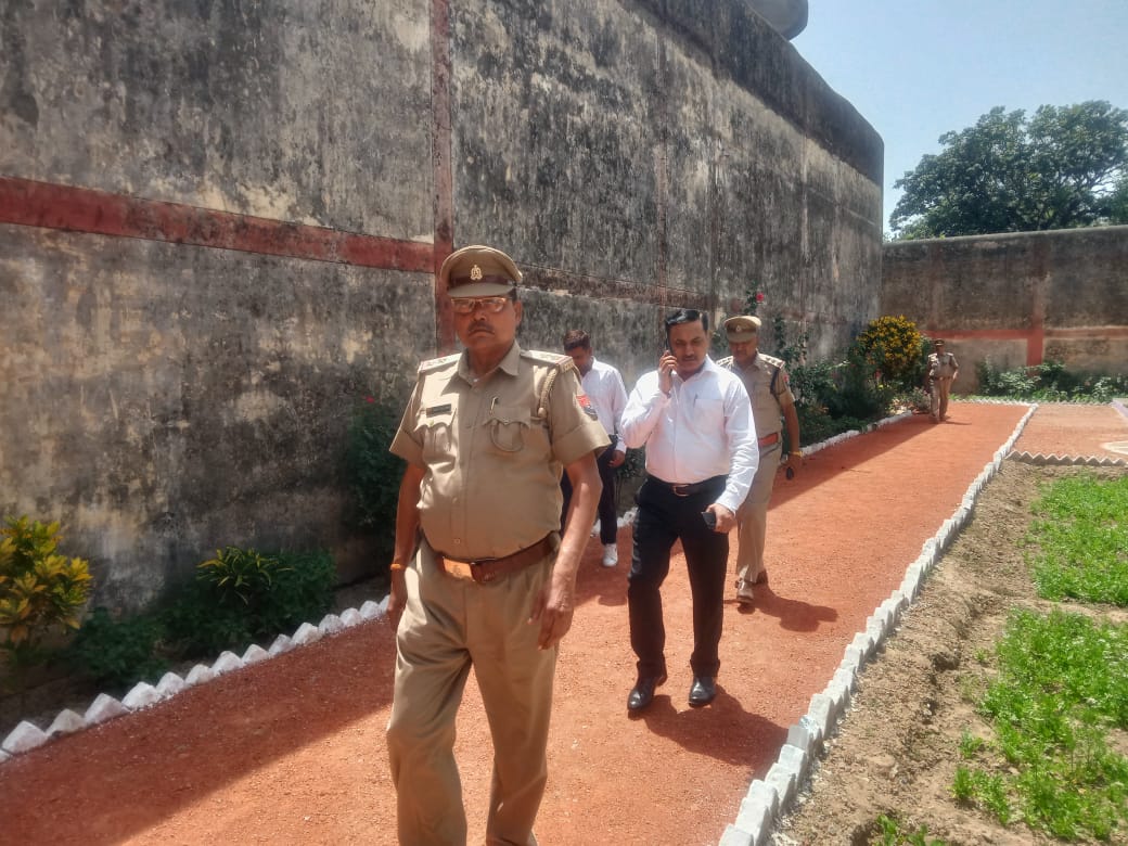 पीलीभीत : सुनील कुमार अपर जिला जज द्वारा जिला जेल का किया गया औचक निरीक्षण ।