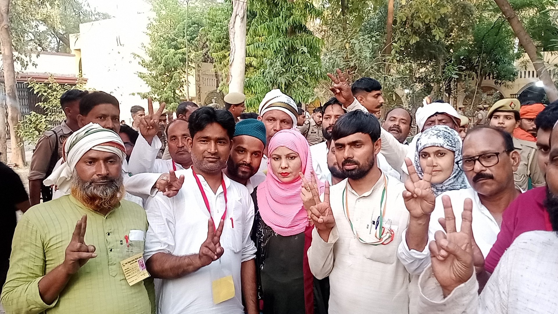 बरेली - चैयरमेन बनने के बाद मिर्जा अशफाक सकलैनी ने कहा सिरौली नगर पंचायत में करायेगें चौमुखी विकास।
