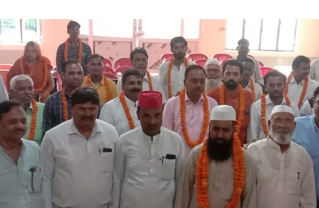 बरेली - आंवला नगरपालिका सभागार में नवनिर्वाचित चेयरमैन सैयद आबिद अली व सभासदों का हुआ स्वागत।
